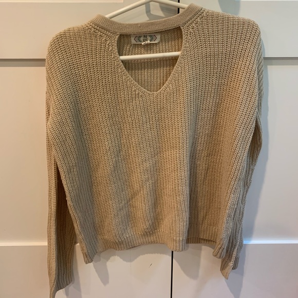 Two sweaters - Picture 4 of 6